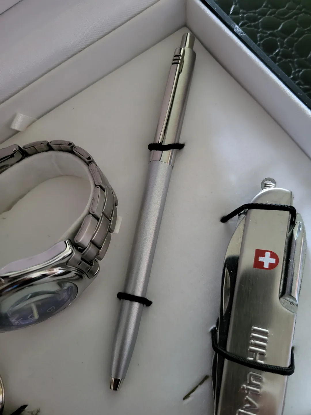 Calvin Hill Men's Gift Set - Watch, Pen, Knife Tool & Keychain image indicator(6)