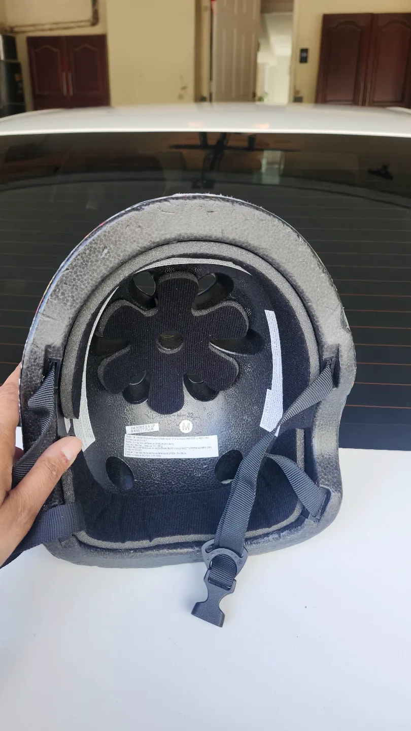 Kids' Crash Helmet - Size Medium - Graffiti Design image indicator(3)