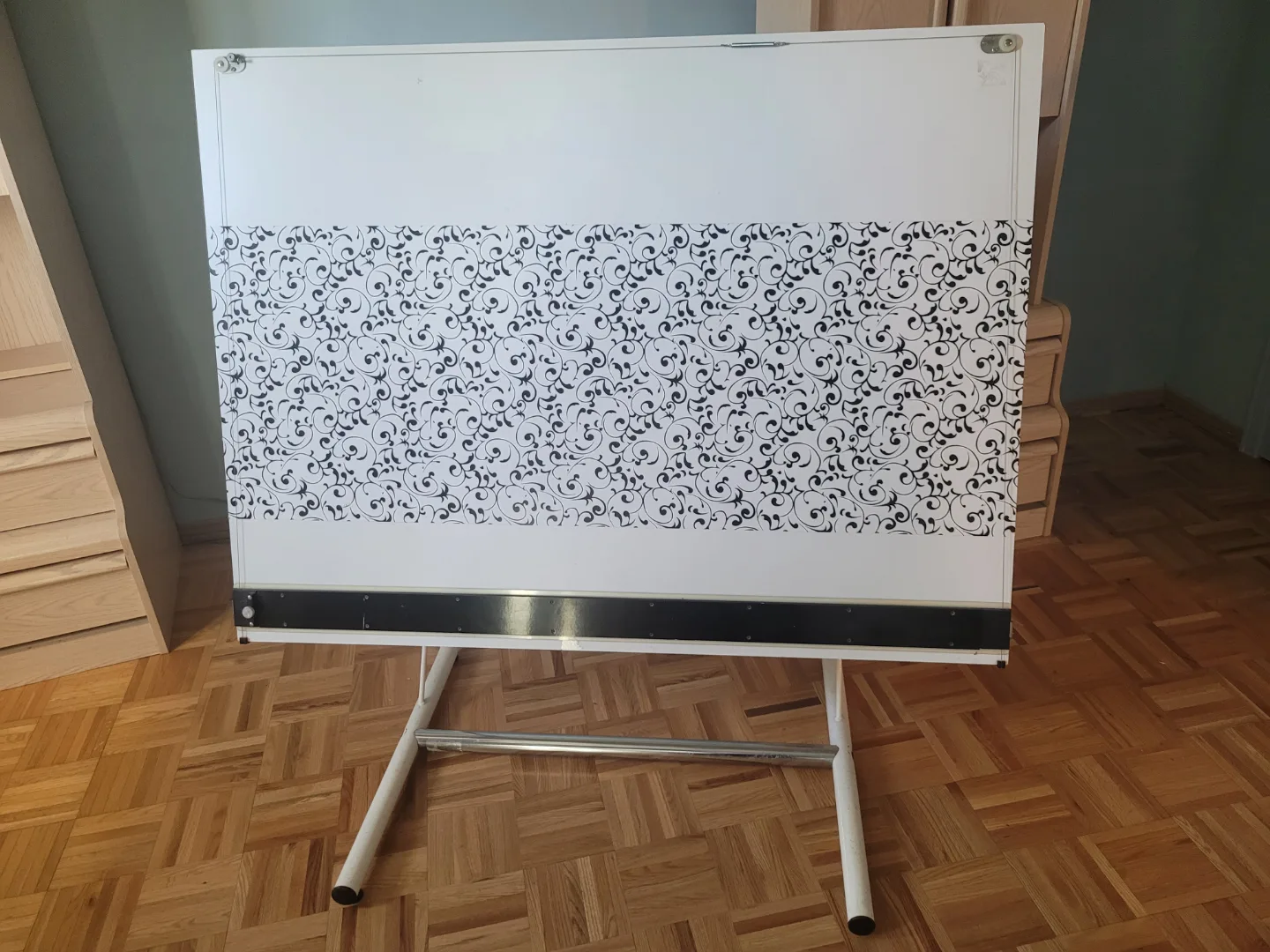 Adjustable Drafting Table thumbnail