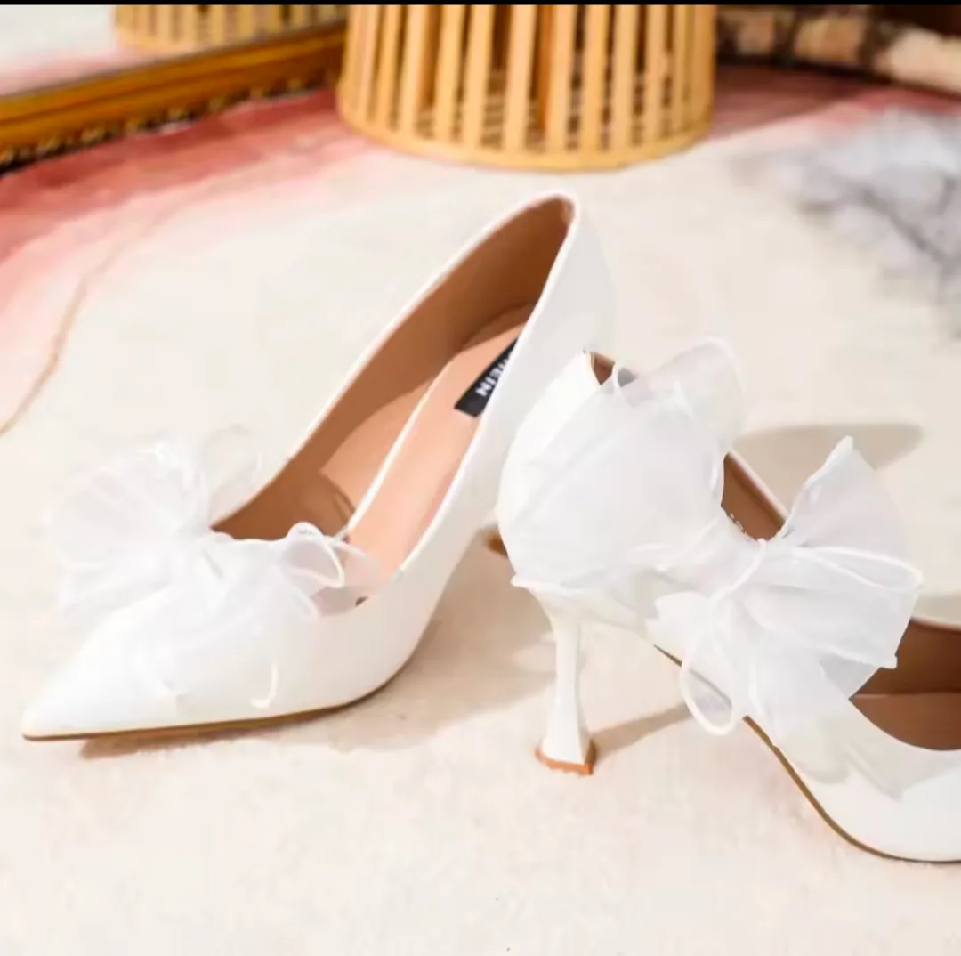 🏒FREE NEW Pair White Sheer Bow Shoe Clips  #freecycle image indicator(2)