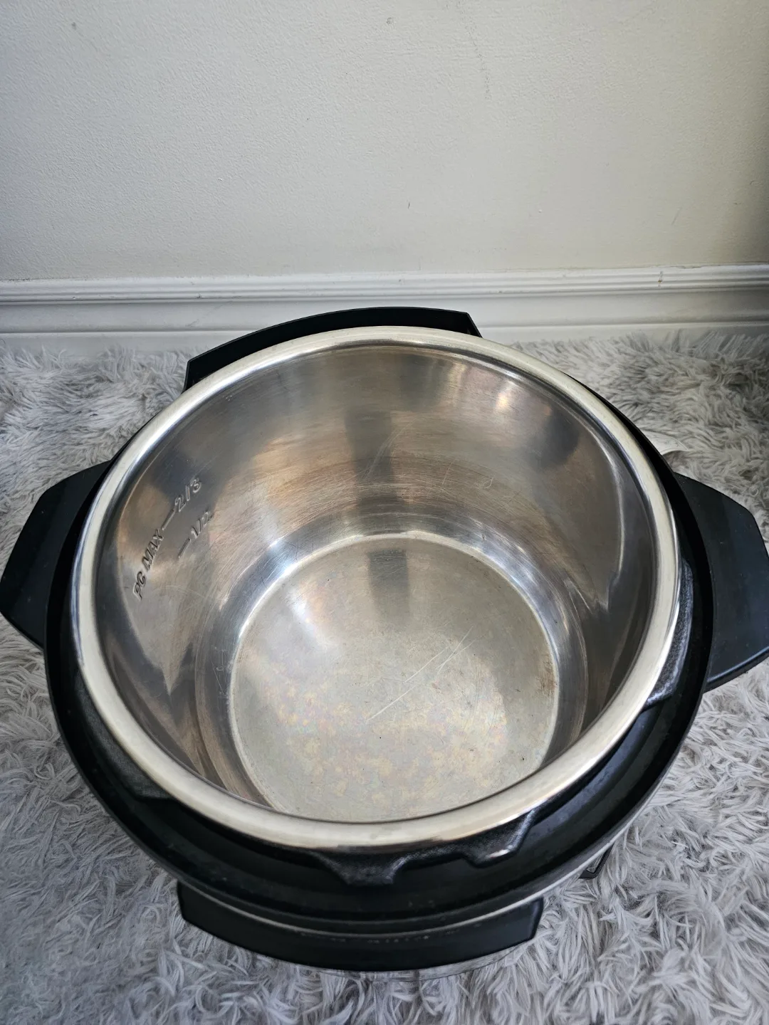 Instant Pot 6 QT. 6-in-1 Multi-Use Electric Pressure Cooker image indicator(2)