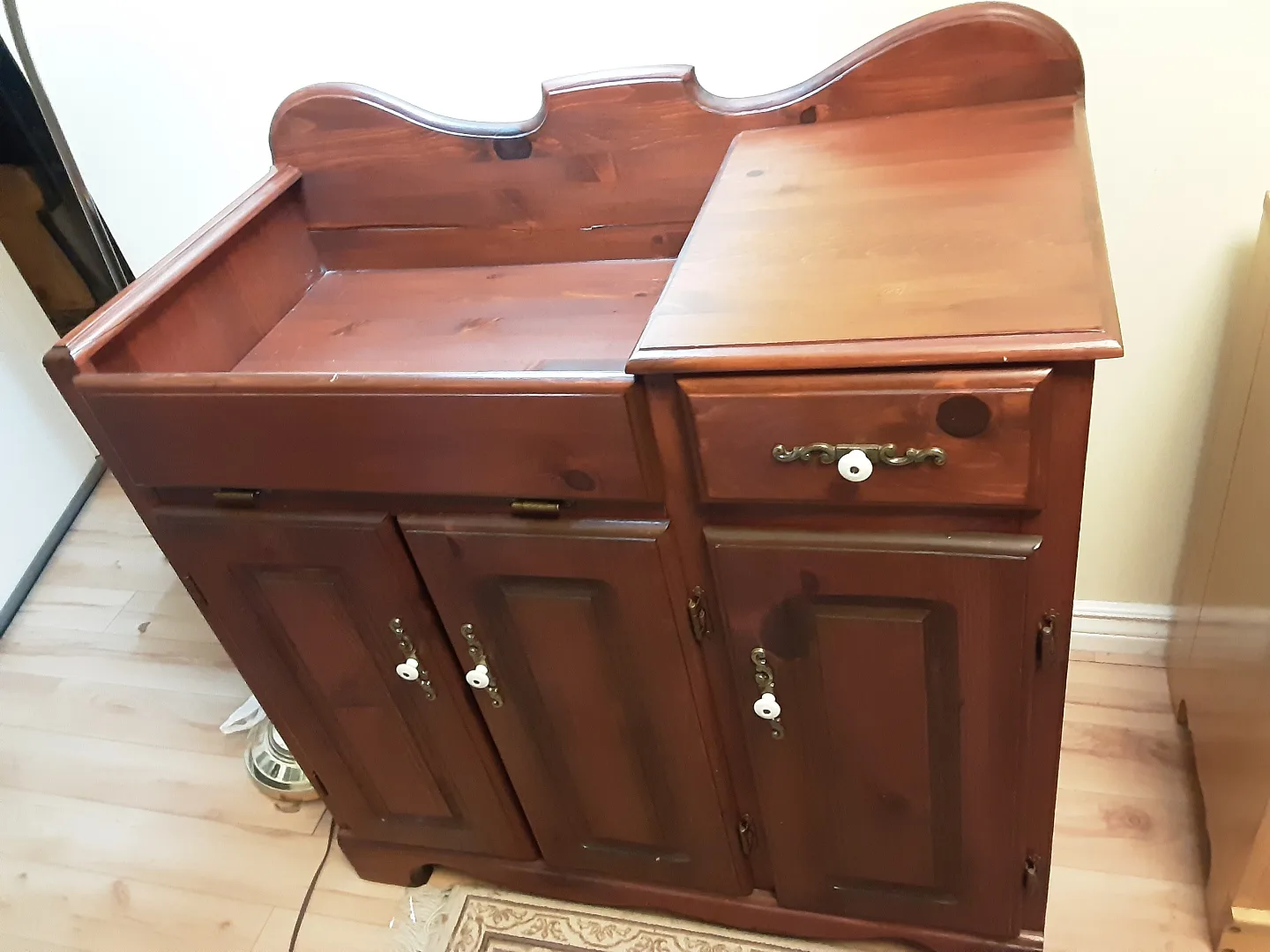Vintage Wooden Vanity/Washstand thumbnail
