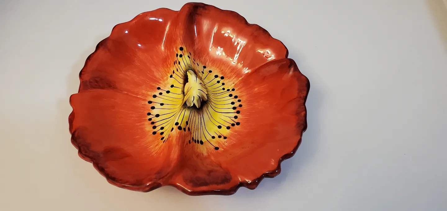 Vintage Poppy Shaped Ceramic Dish image indicator(3)