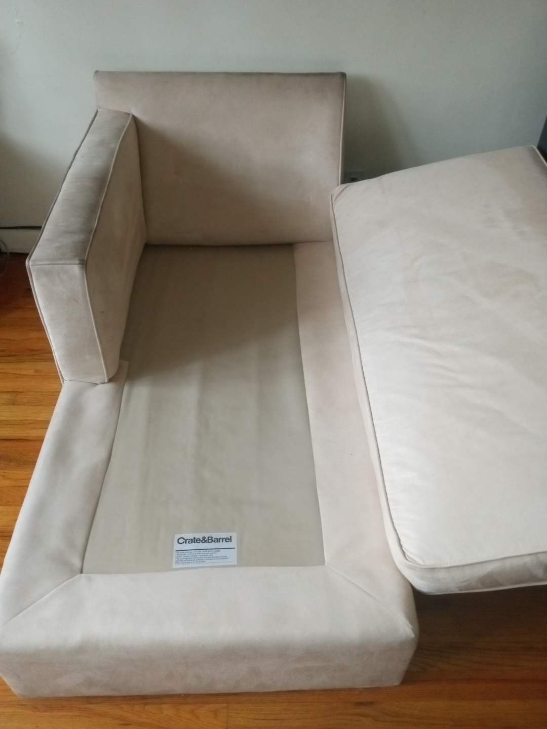 Crate & Barrel Beige Chaise Lounge 🧡 - photo 3
