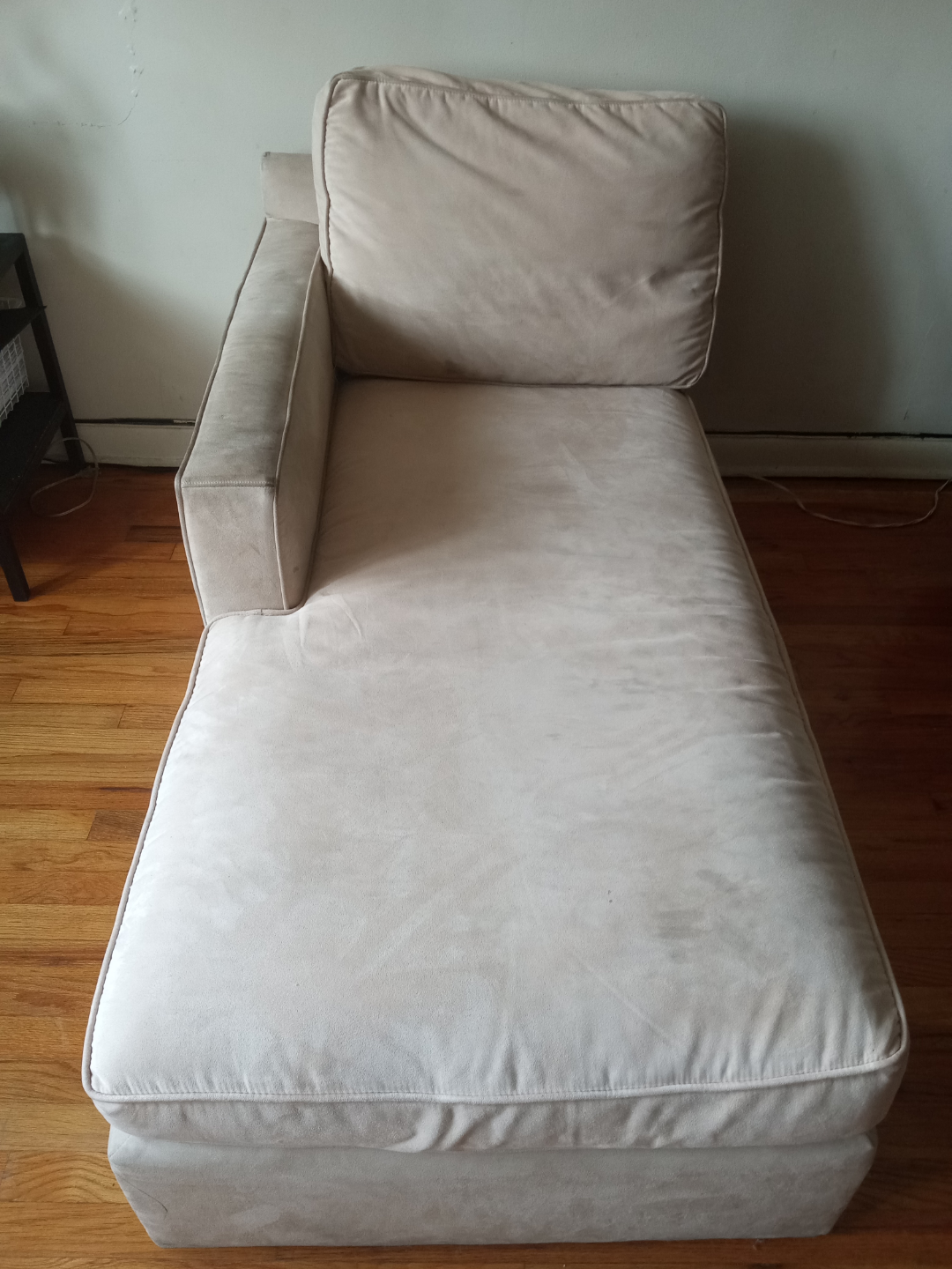 Crate & Barrel Beige Chaise Lounge 🧡 - photo 5