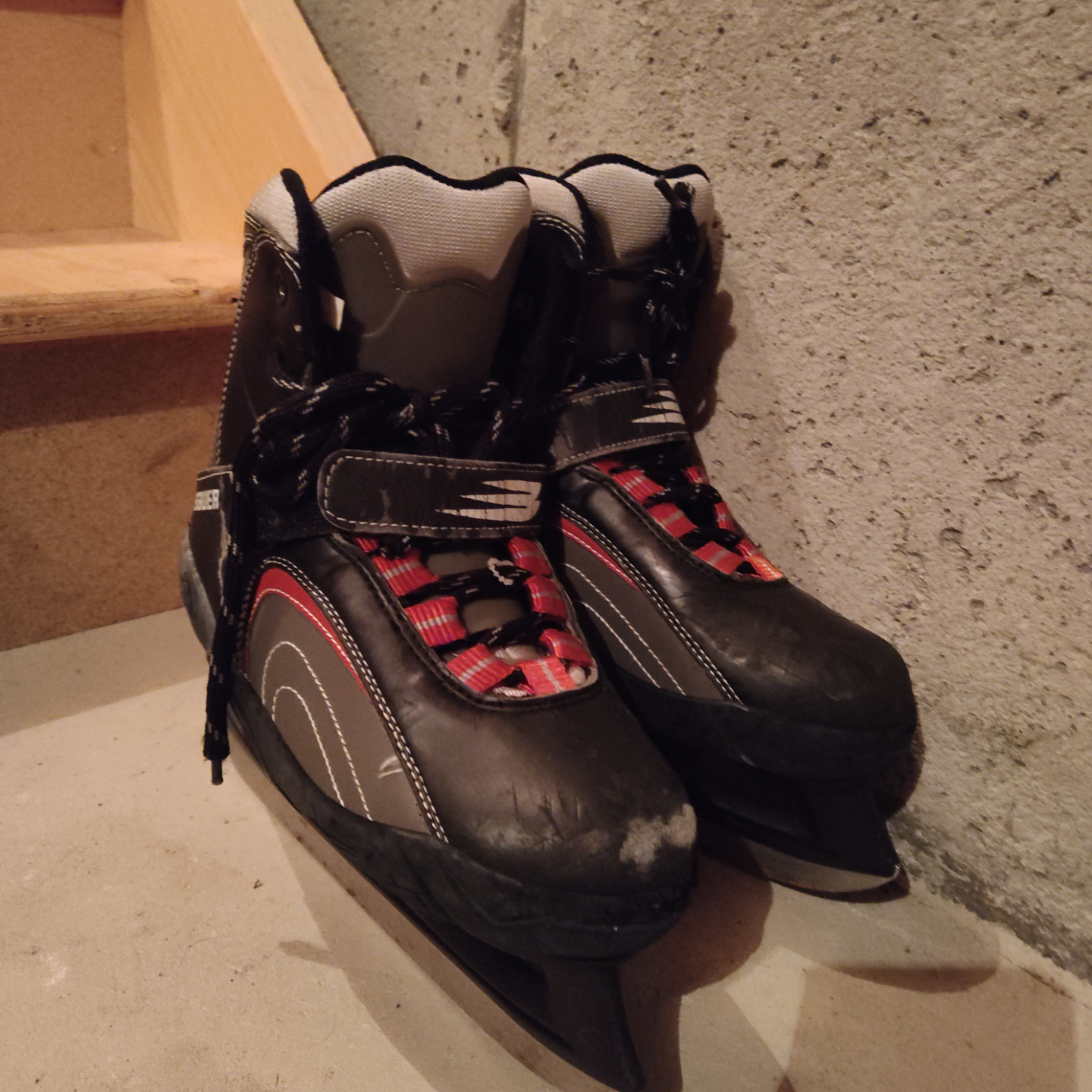 Bauer Youth Ice Skates - Size 7🏒