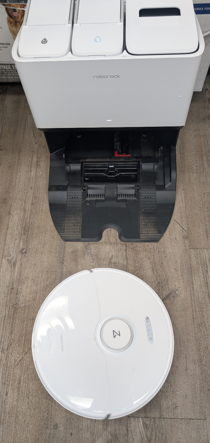 Roborock S8 Pro Ultra Robot Vacuum and Auto-Empty Dock - photo 2