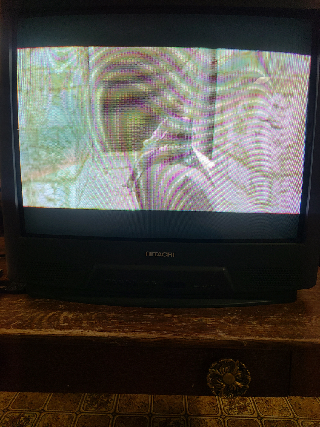 Vintage Hitachi CRT Television - photo 2
