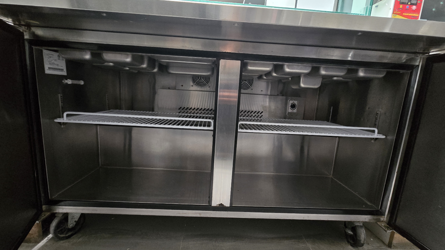 60" Patriot Commercial Reach-In Refrigerator - Two Door - photo 2