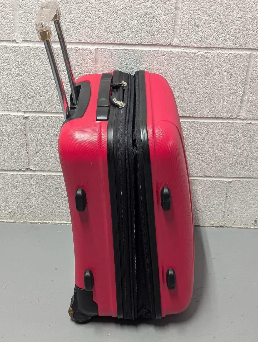 Heys Luggage Two-wheeler 21" Pink image indicator(2)