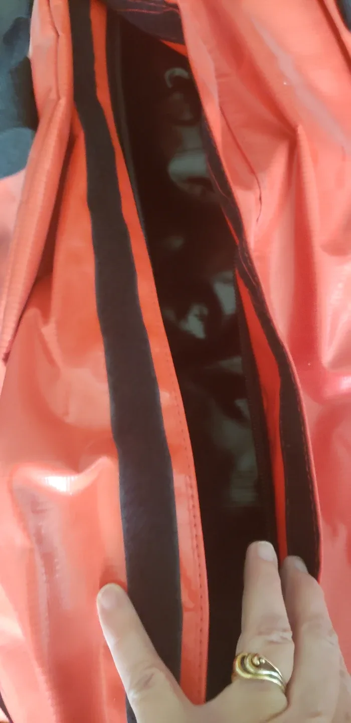 Halliburton Red Duffle Bag image indicator(3)