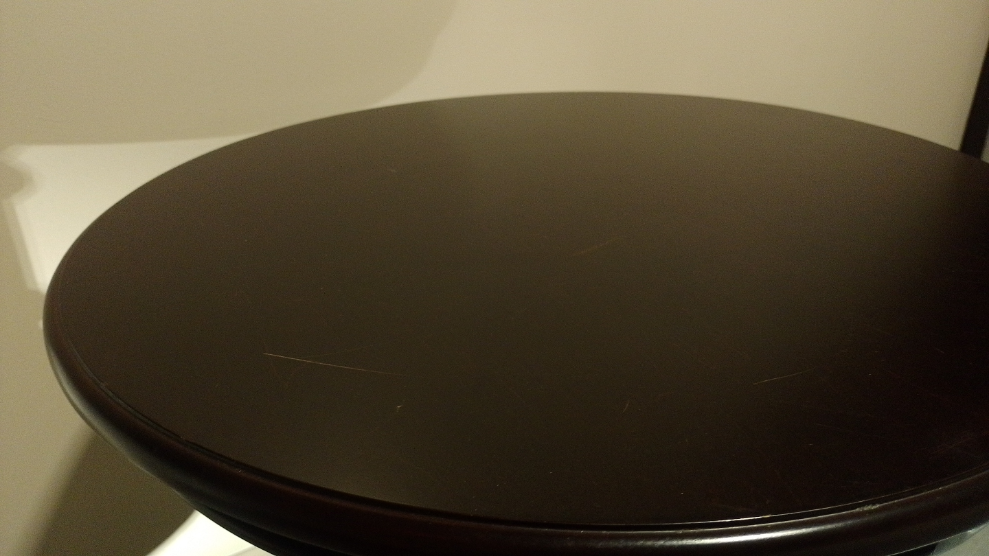 Elegant Round Wooden Side Table – Classic Style - photo 5