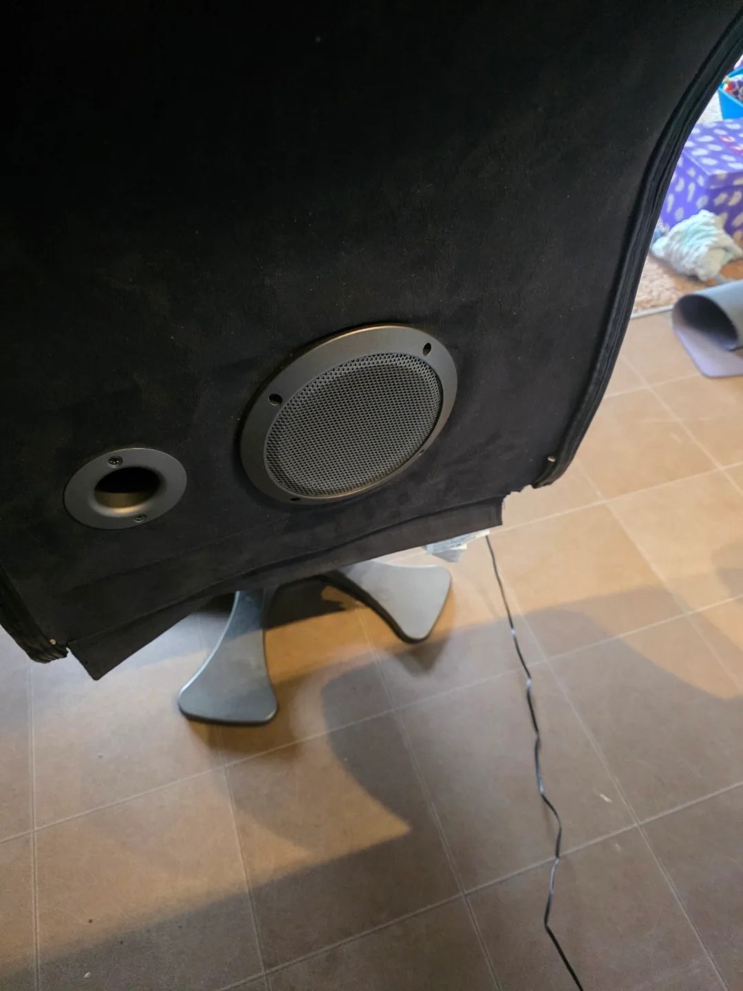 X Rocker Pro Series II 2.1 Wireless Bluetooth Gaming Chair image indicator(5)