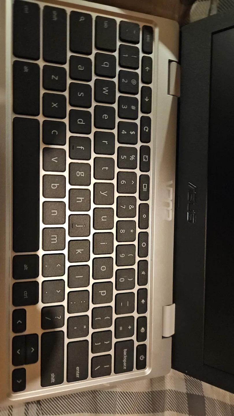 Asus Chromebook, (like - new condition) Compact Laptop image indicator(5)