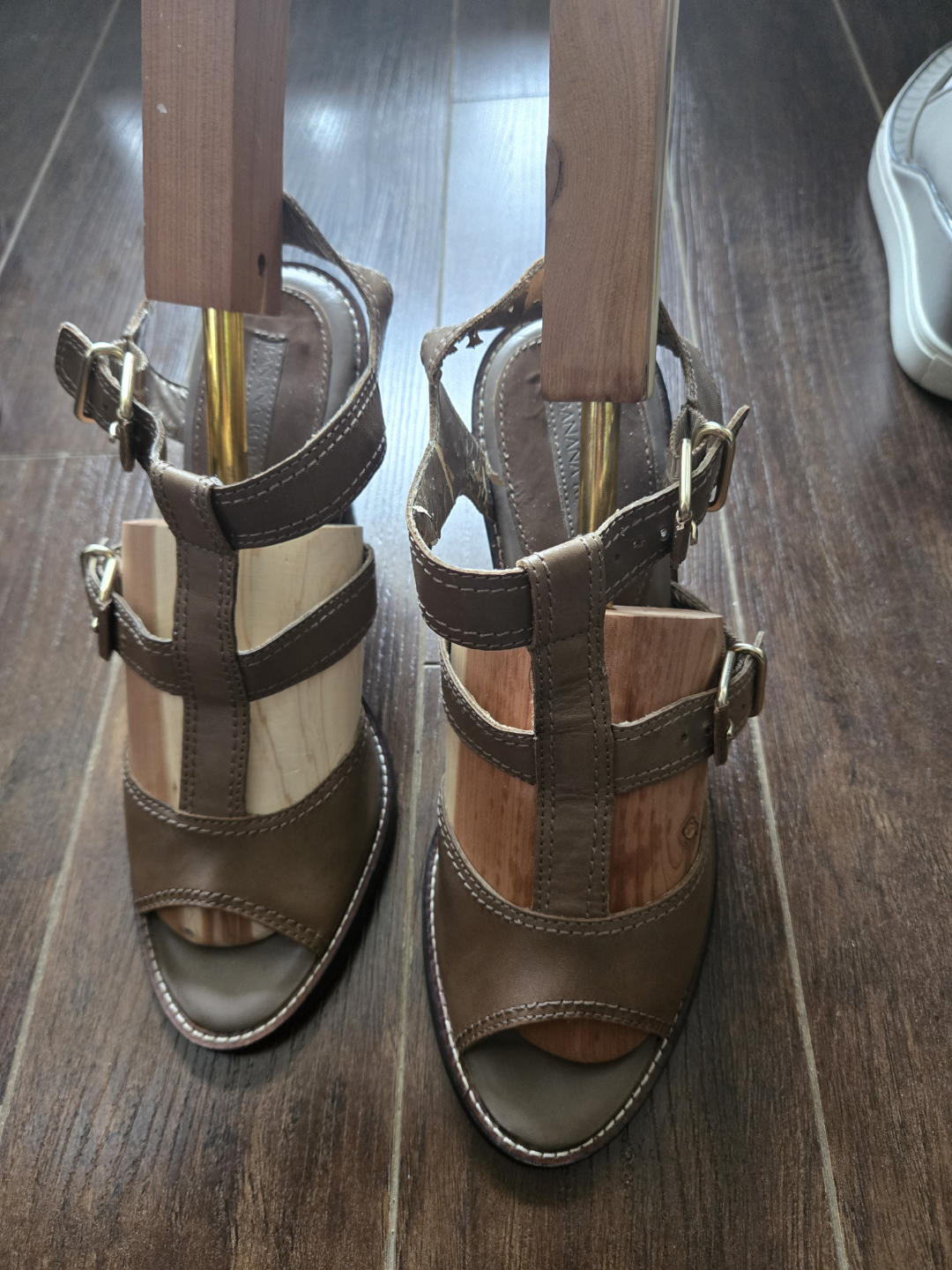 Banana Republic Brown Leather Sandals - Size 9 - photo 5