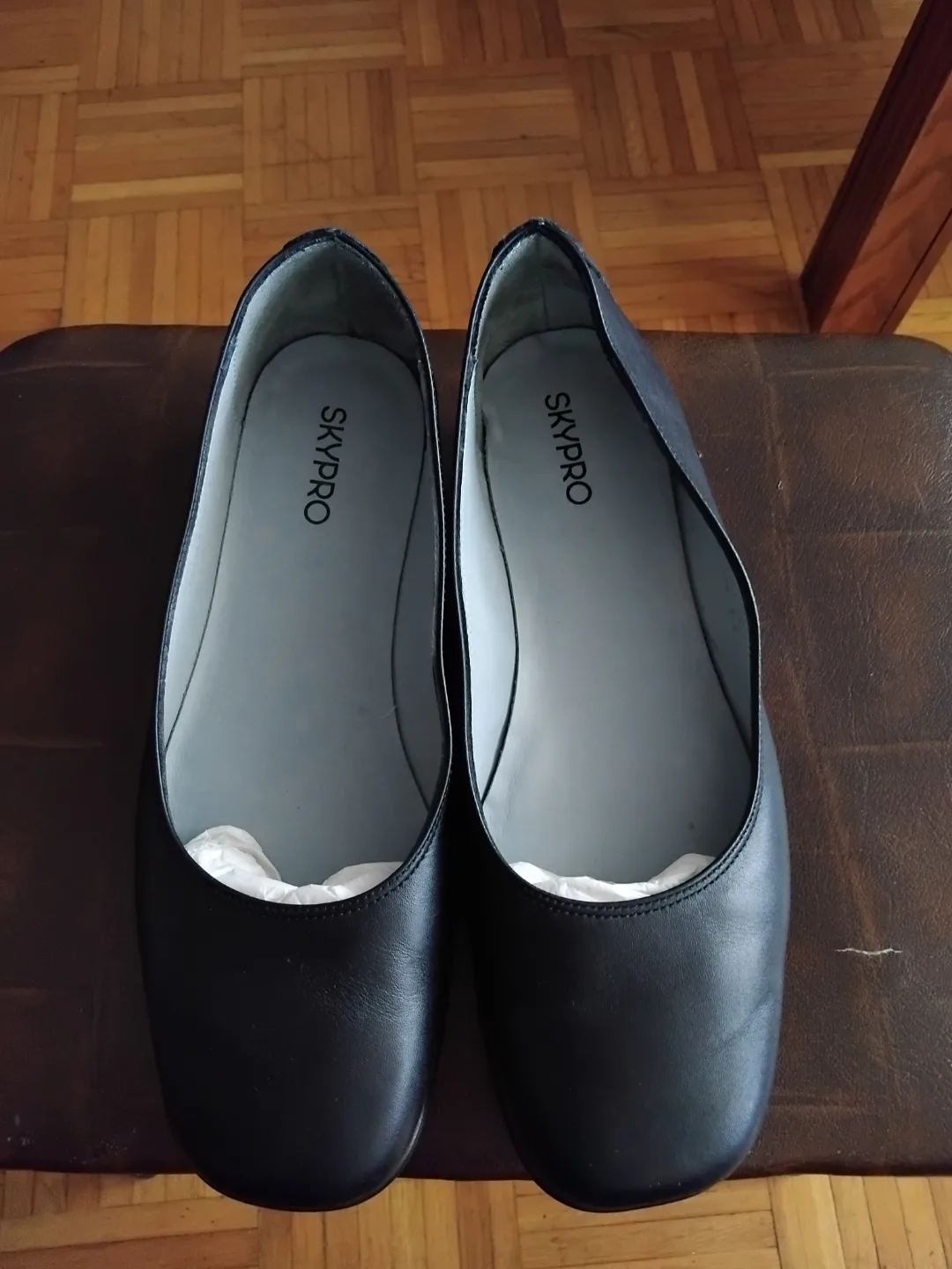 skypro  black leathet shoes - cabin crew flat shoes US9 Women image indicator(2)