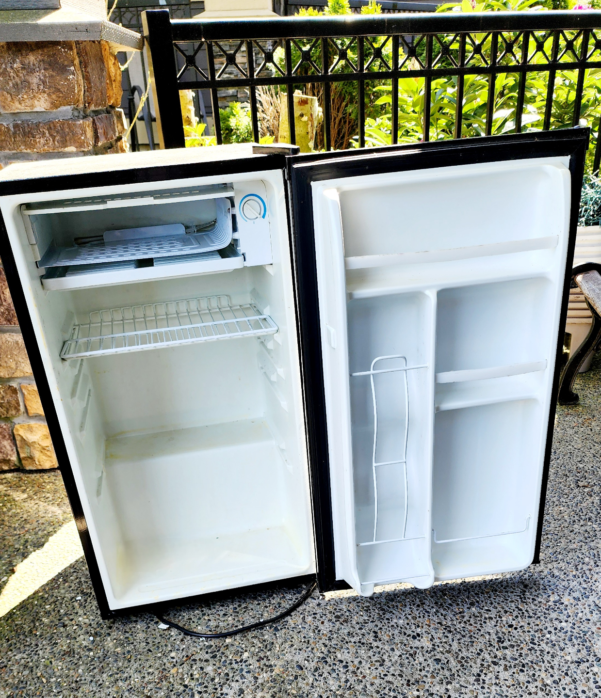 Danby Compact Refrigerator - photo 2