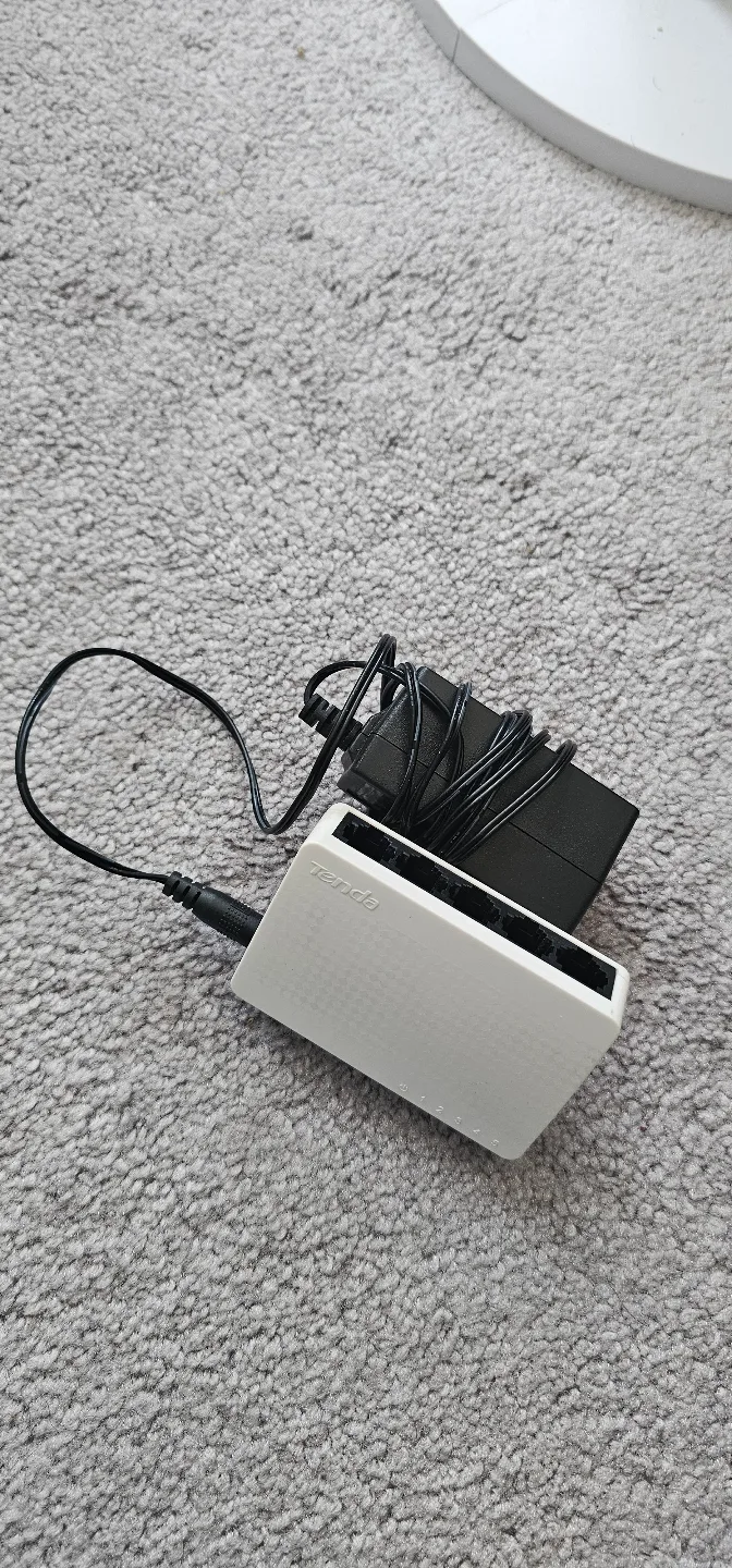 Tenda 5-Port  Ethernet Switch thumbnail