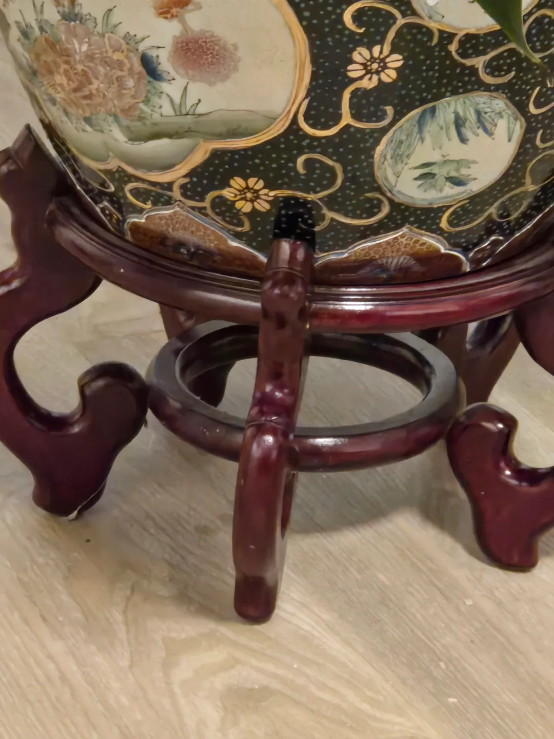 Peace Lily in Asian-inspired Pot with Stand image indicator(2)