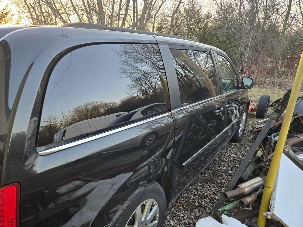 2015 Chrysler Town & Country Minivan - photo 4