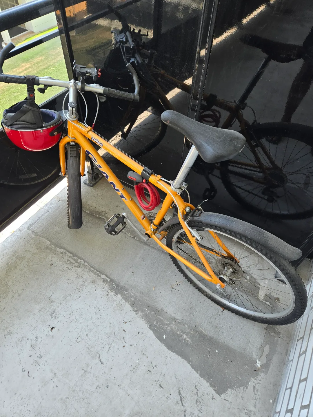 Giant Bike For Sale!!! image indicator(2)