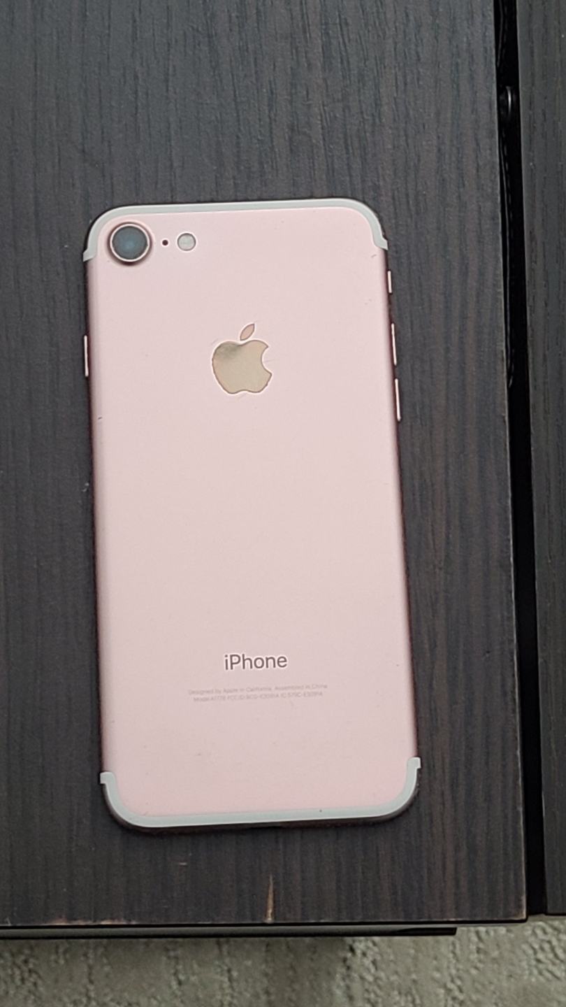 Rose Gold iPhone 7