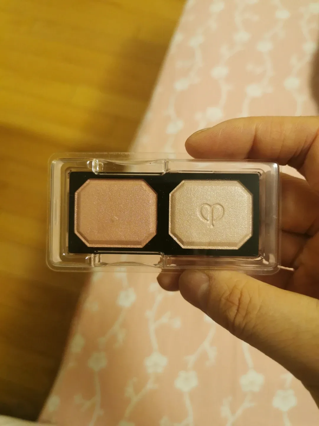 Clé de Peau Beauté Eye Color Duo 102 image indicator(2)
