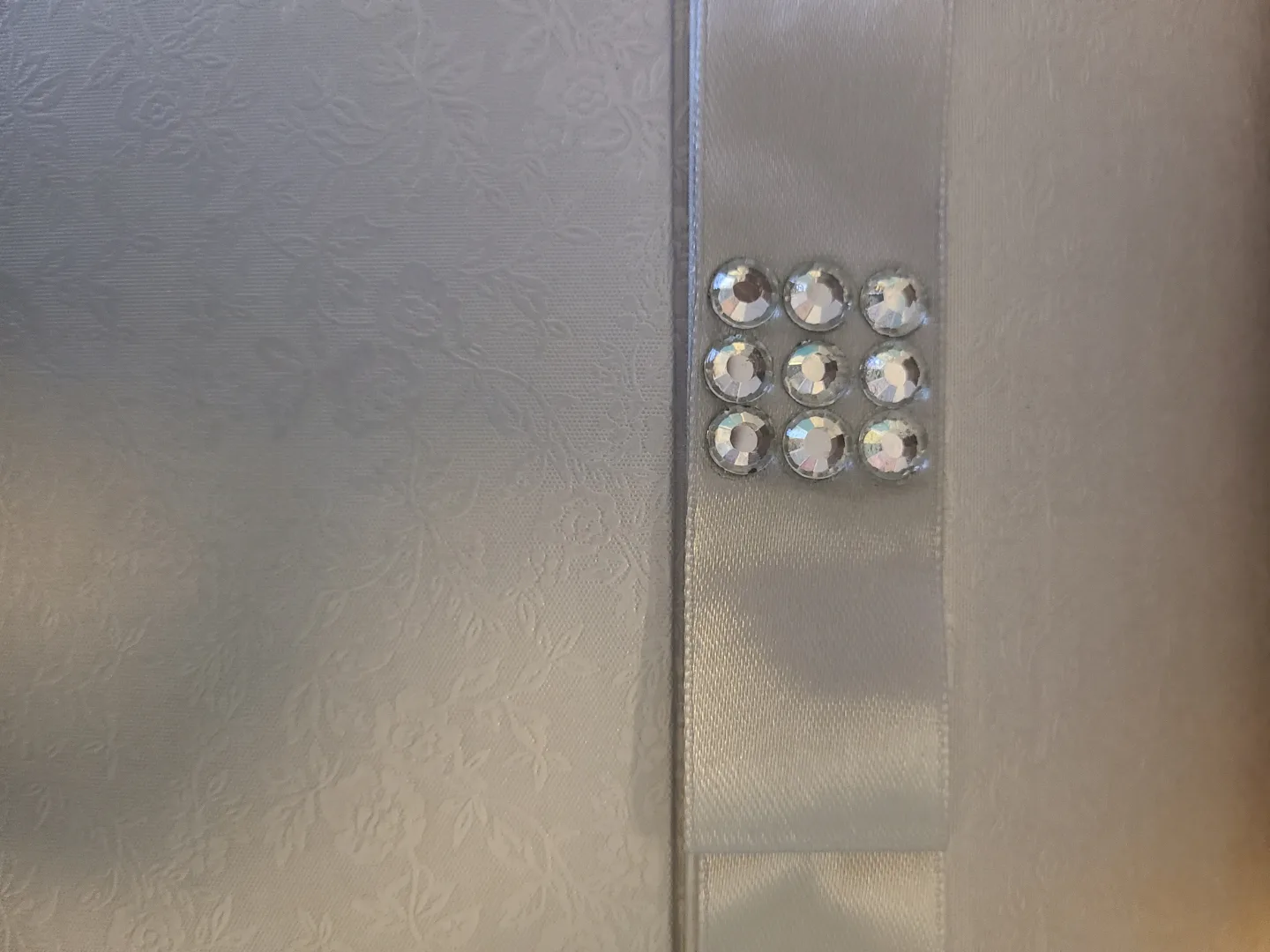 White Wedding Favor Box with Rhinestone Bow image indicator(5)