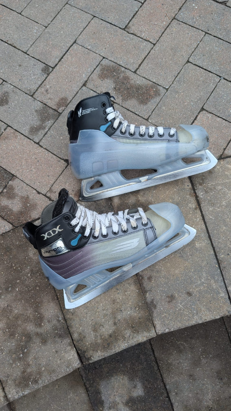8.5 Bauer Vapor XIX Senior Hockey Skates Goalie - men's 8.5 EE