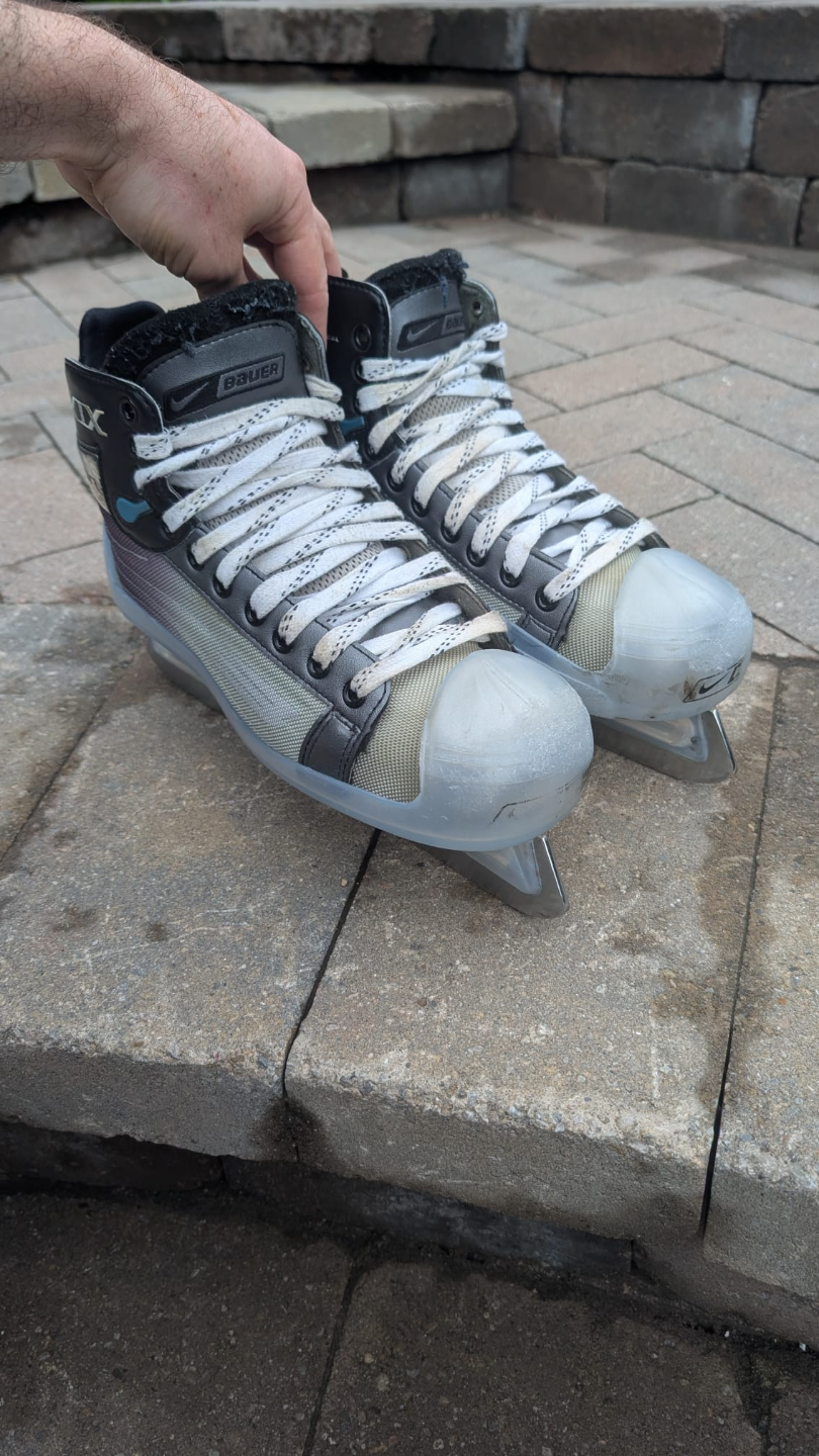 8.5 Bauer Vapor XIX Senior Hockey Skates Goalie - men's 8.5 EE - photo 3