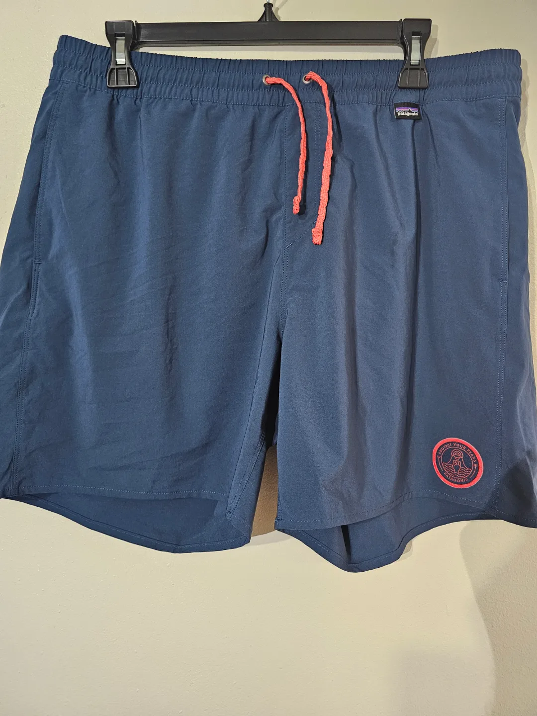 Patagonia Men's Wavefarer 7" Shorts - Size Large