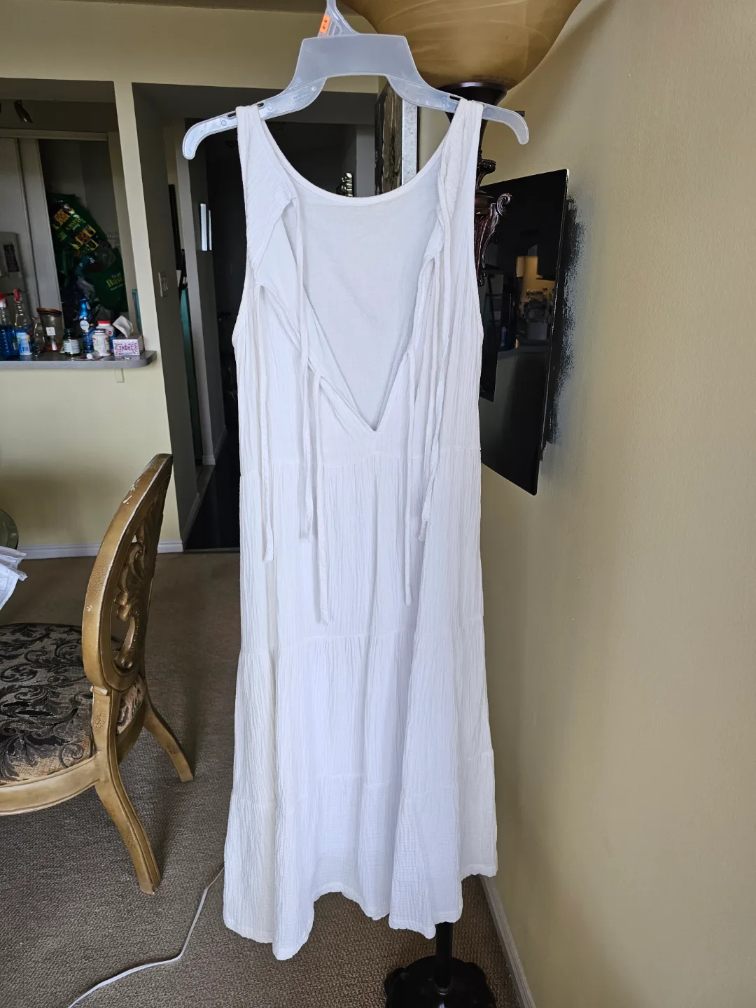 White sleeveless midi dress with tiered skirt image indicator(3)