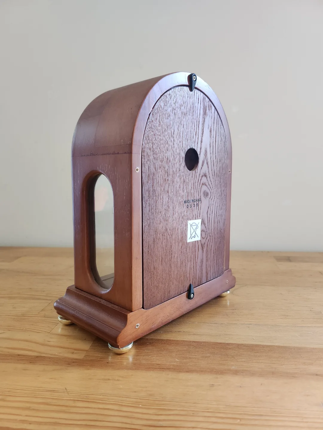 Vintage Wooden Mantle Clock 🏒 image indicator(2)