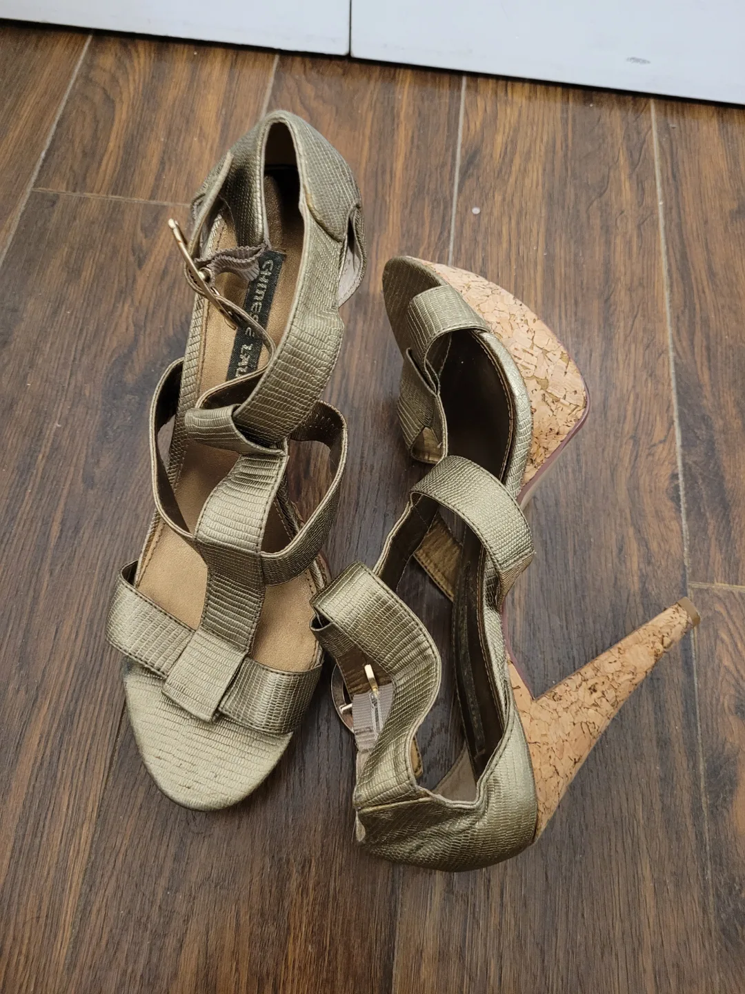 Women's Heels Bundle sizes 9 price in description image indicator(2)