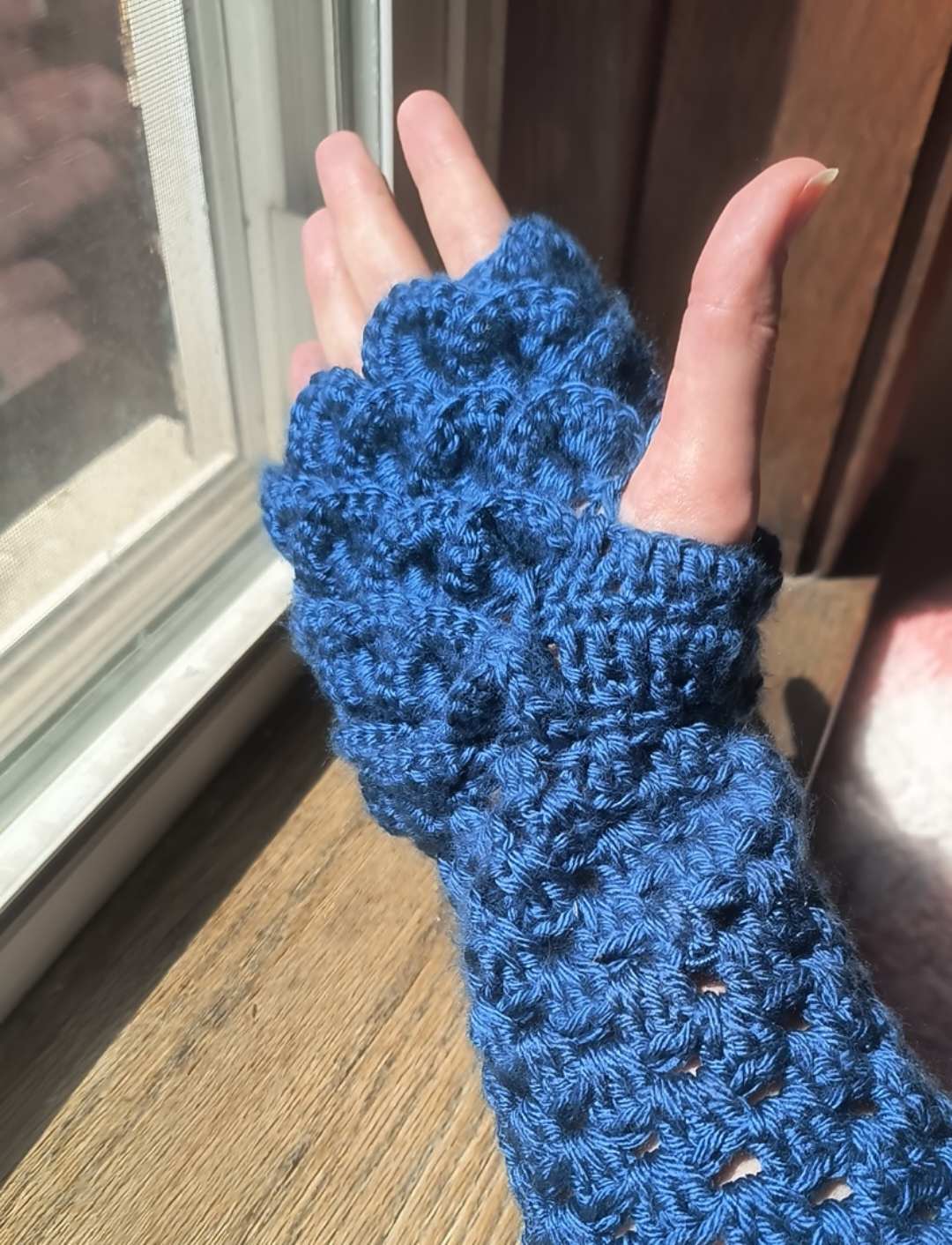 Handmade Crochet - Scaled Fingerless Gloves - photo 4