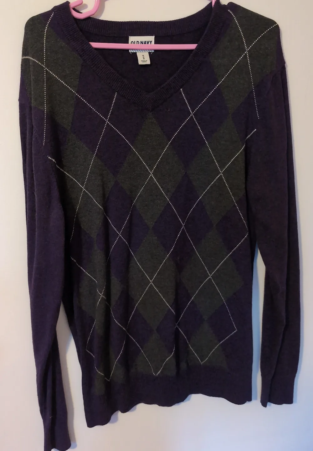 Old Navy Men's Medium Purple Argyle Sweater thumbnail