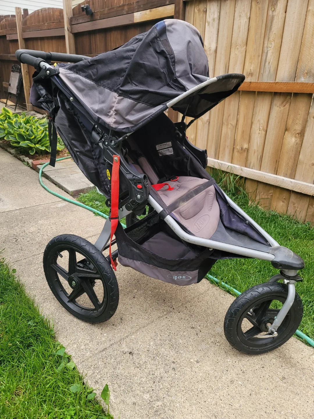 BOB Revolution Jogging Stroller thumbnail
