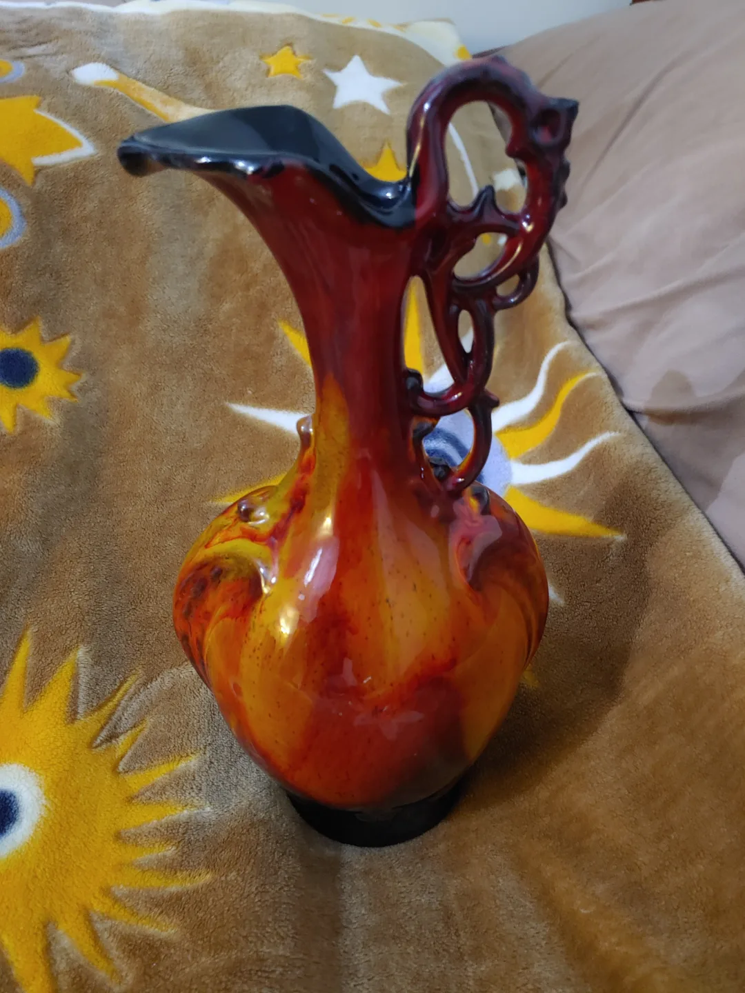 #freecycle Vintage Red and Black Ceramic Vase image indicator(3)