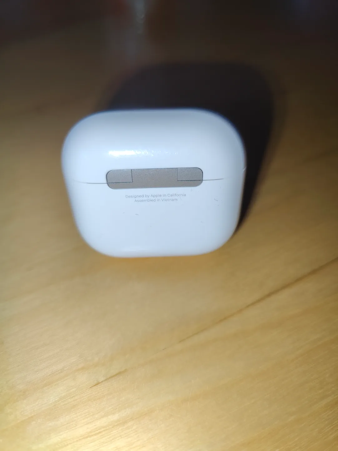 Apple AirPods 4 -  4th Gen. Charging Case Only image indicator(2)