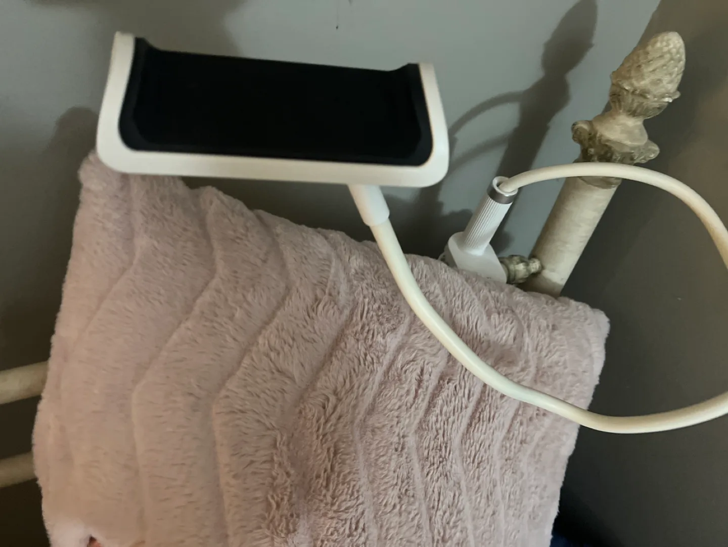 🏒IPAD or phone bedside holder🏒 image indicator(2)