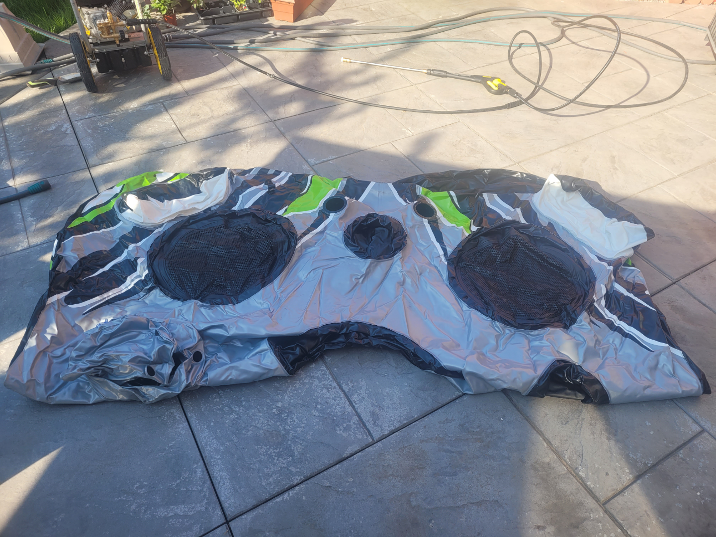 Like New 4 Person Inflatable Floatie with Cooler Storage - photo 2