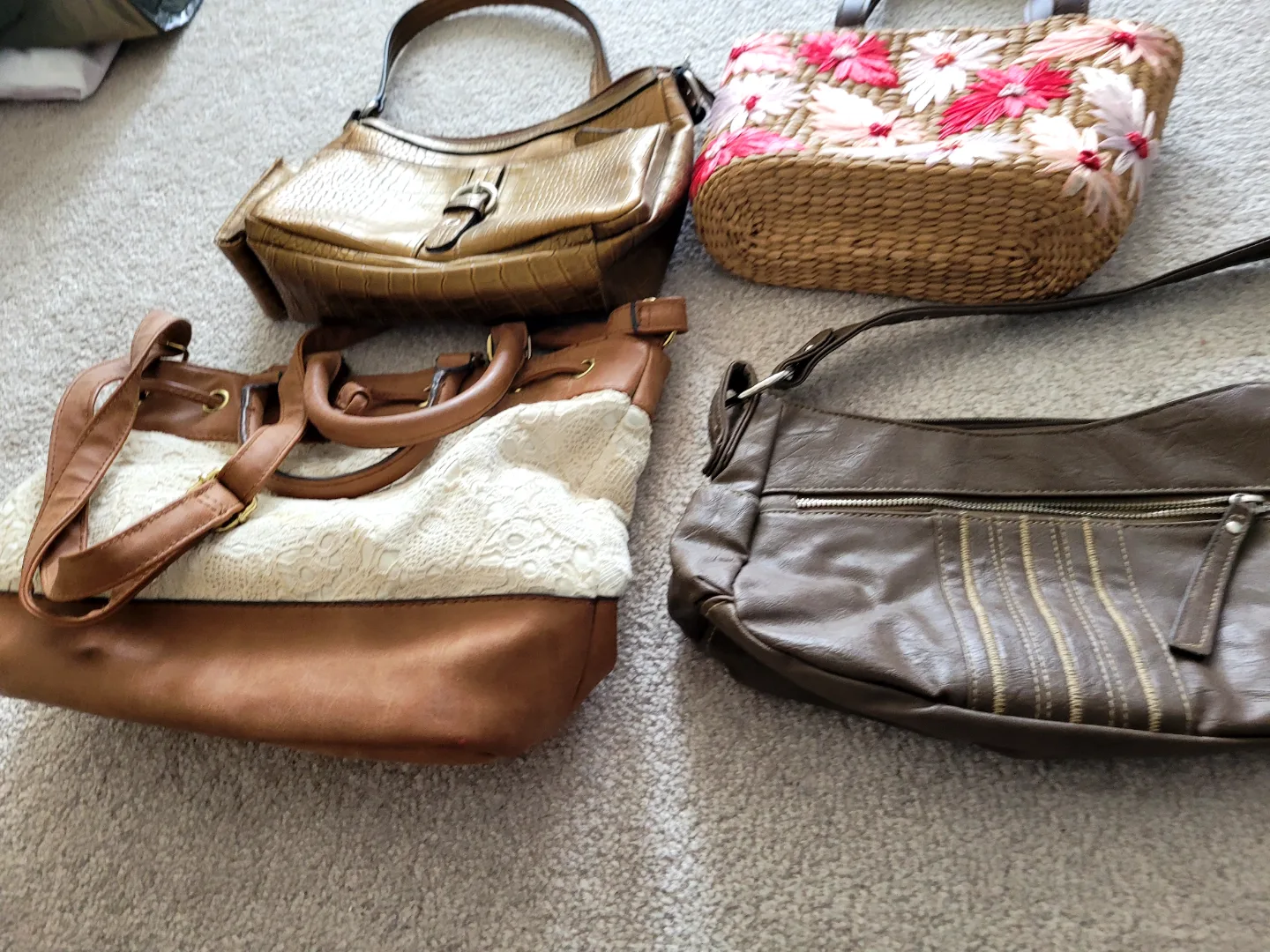 Four Ladies' Handbags 🏒 thumbnail