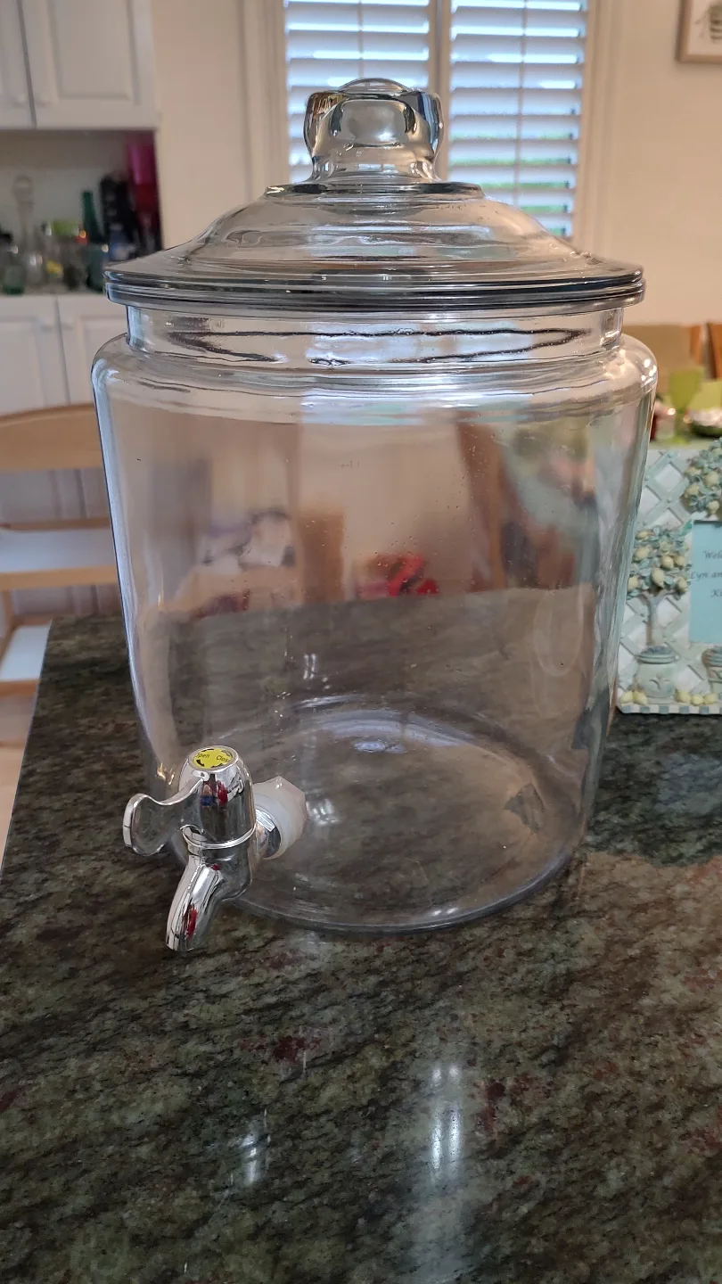 Large Glass Beverage Dispenser with Spigot image indicator(2)