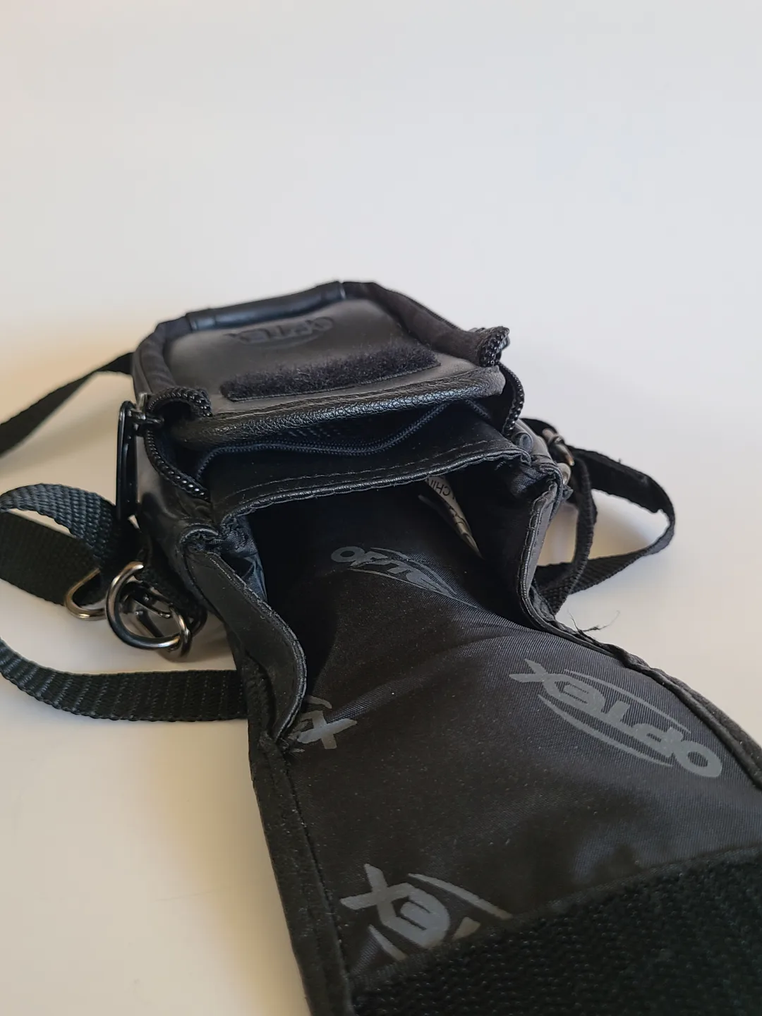 Optex Black Camera Bag with Adjustable Strap image indicator(6)