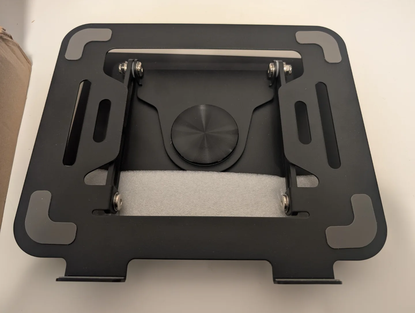 New Adjustable Aluminum Laptop Stand image indicator(2)
