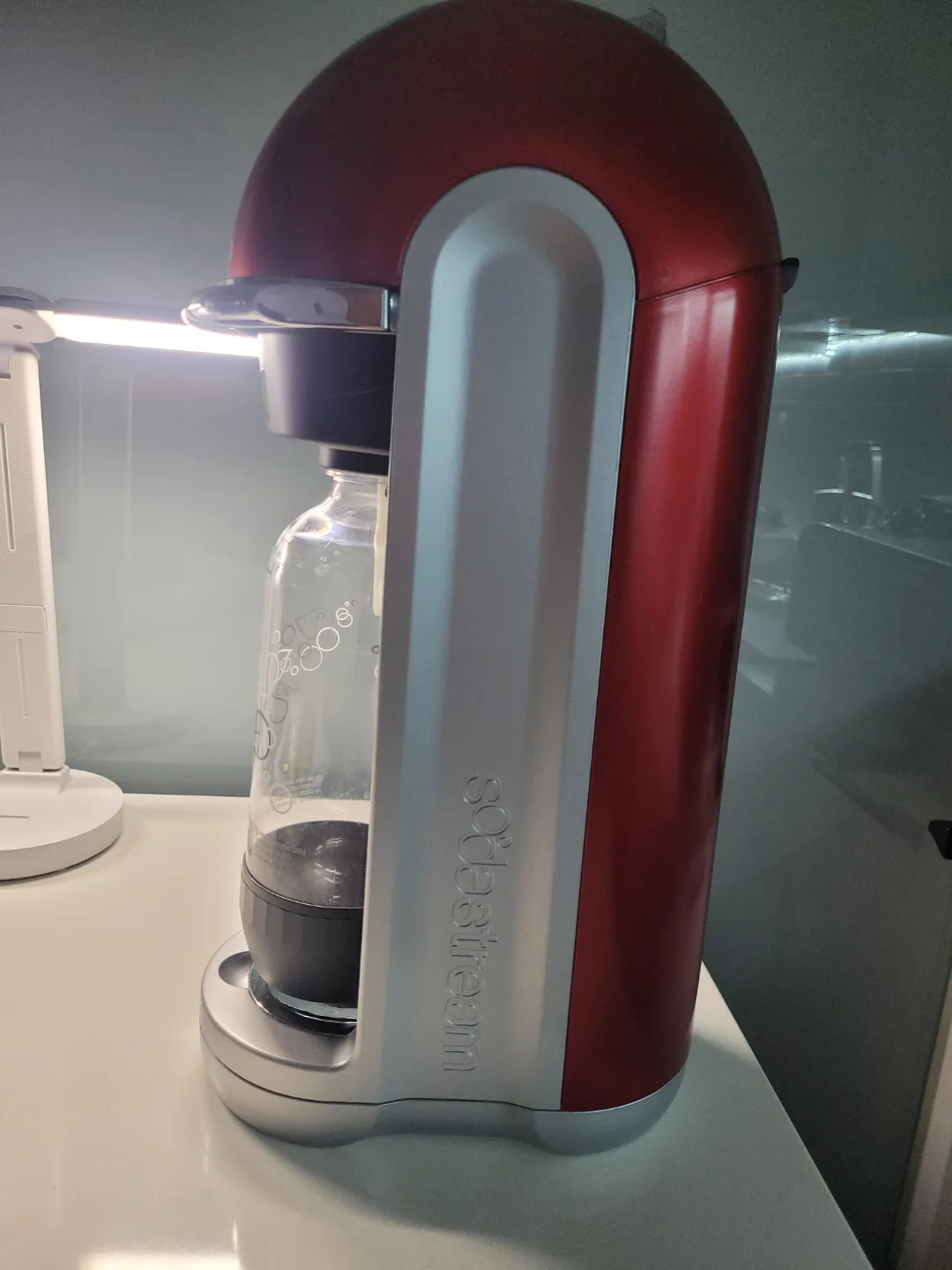 SodaStream Red Sparkling Water Maker image indicator(3)