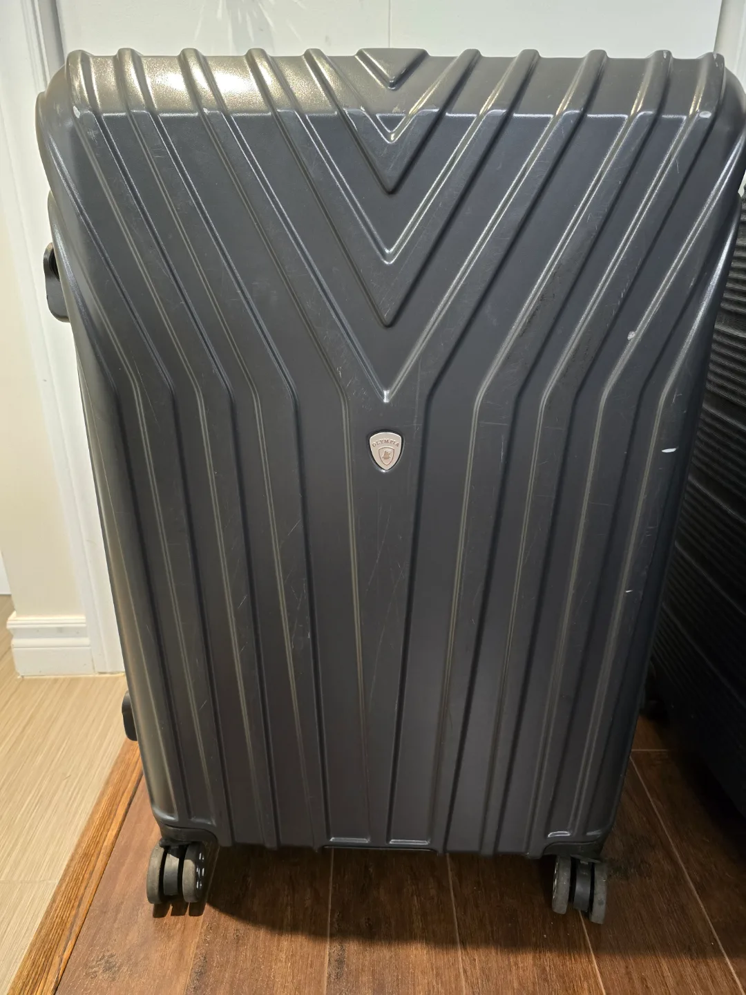 28 inch Check-In Luggage thumbnail