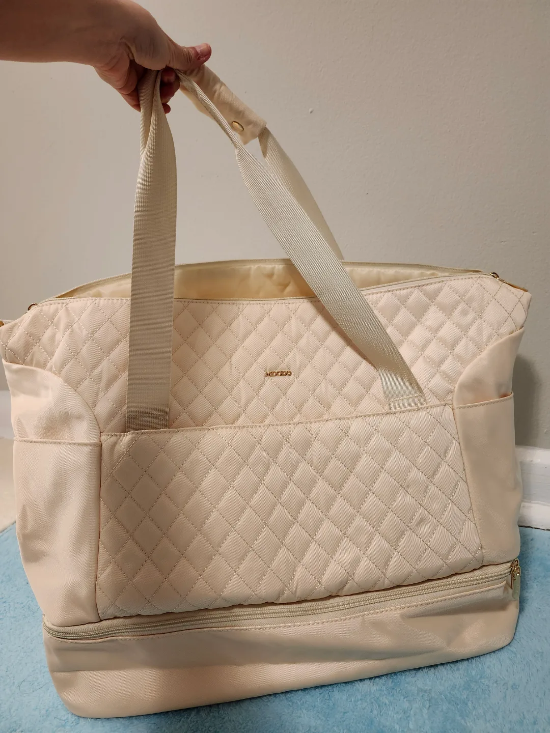 Cream Quilted Travel Duffle Bag Set image indicator(2)