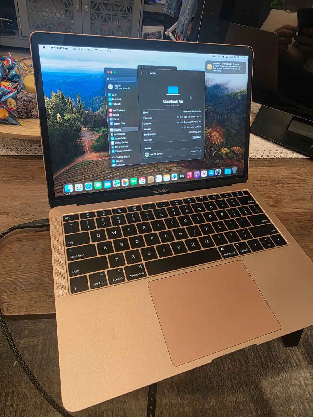 2019 MacBook Air 13-inch - Gold thumbnail