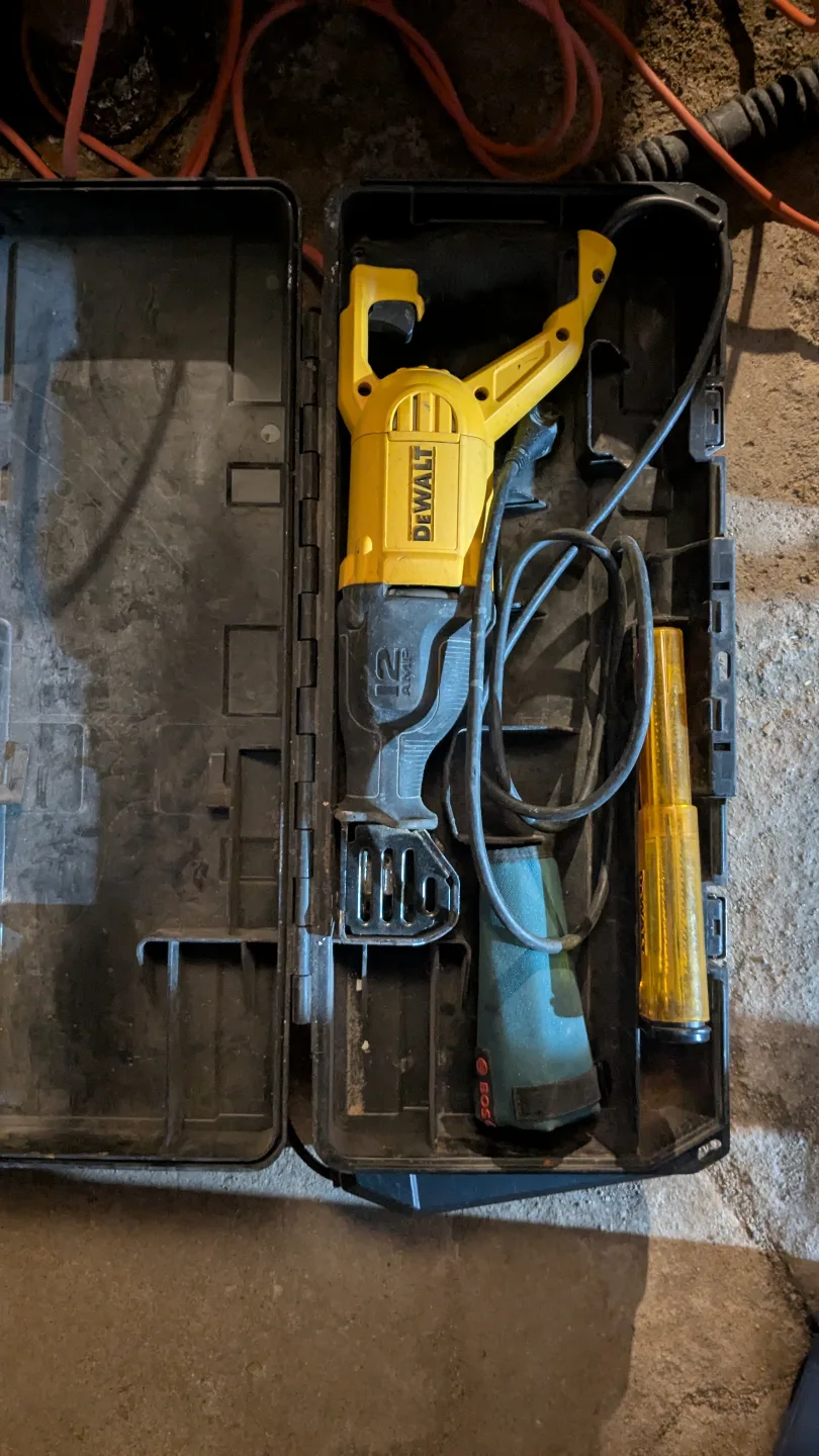 Dewalt 12 Amp Reciprocating Saw with Case thumbnail